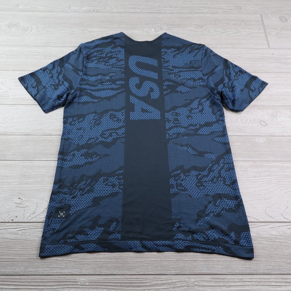 Lululemon Metal Vent Tech SS Shirt Men's S Navy Camo USA Graphic